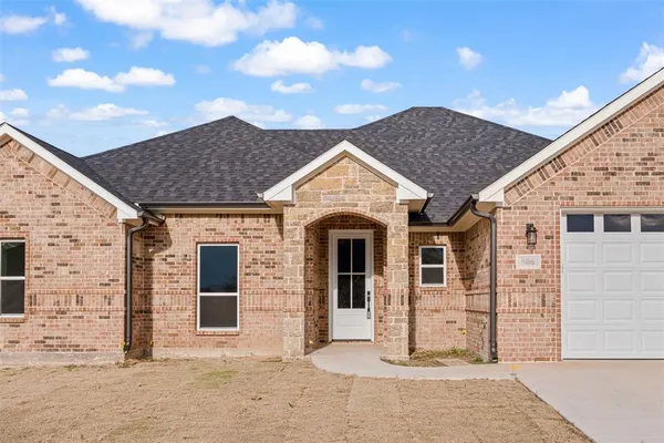 $355,900 | 506 Limestone Circle, Mabank, TX 75147