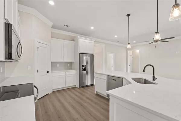 $355,900 | 506 Limestone Circle, Mabank, TX 75147