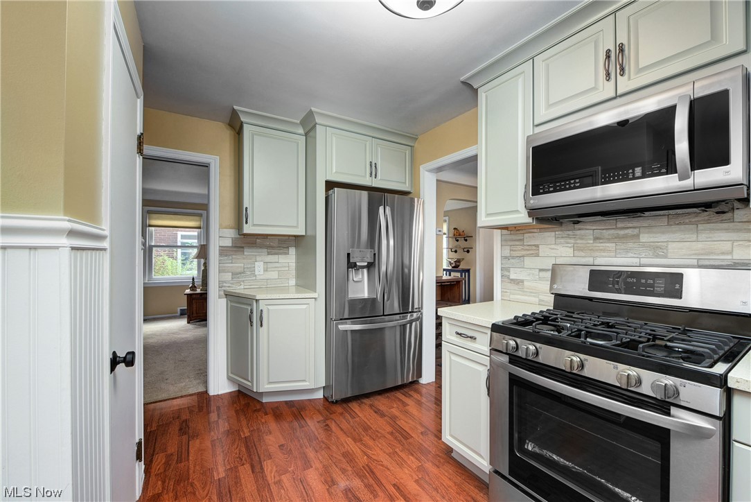 19646 Henry Road Fairview Park, OH 44126 - Photo 13 of 35 Marble Backsplash