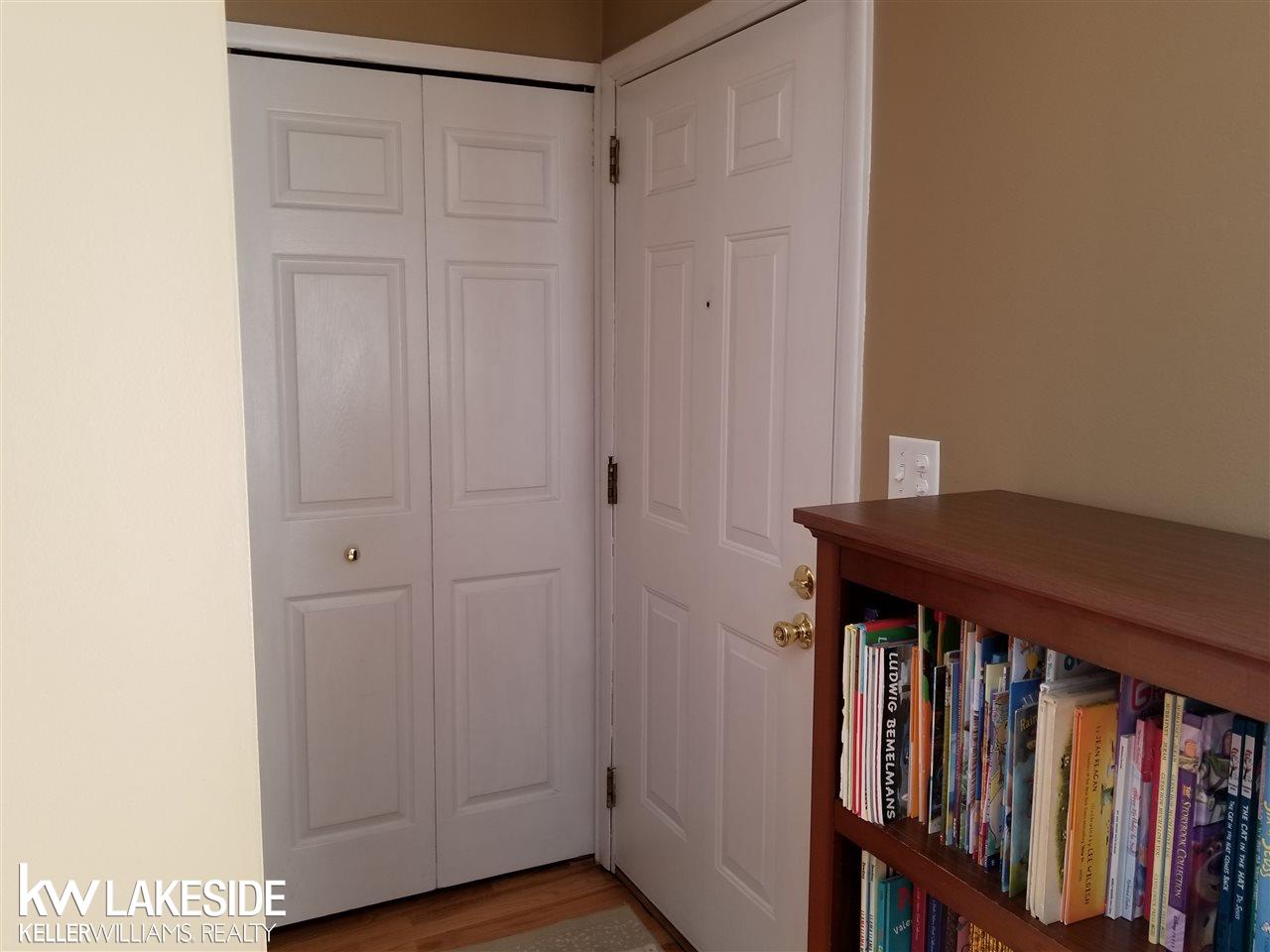 32326 Parker Circle Warren, MI 48088 - Photo 13 of 47 31340121-12.JPG