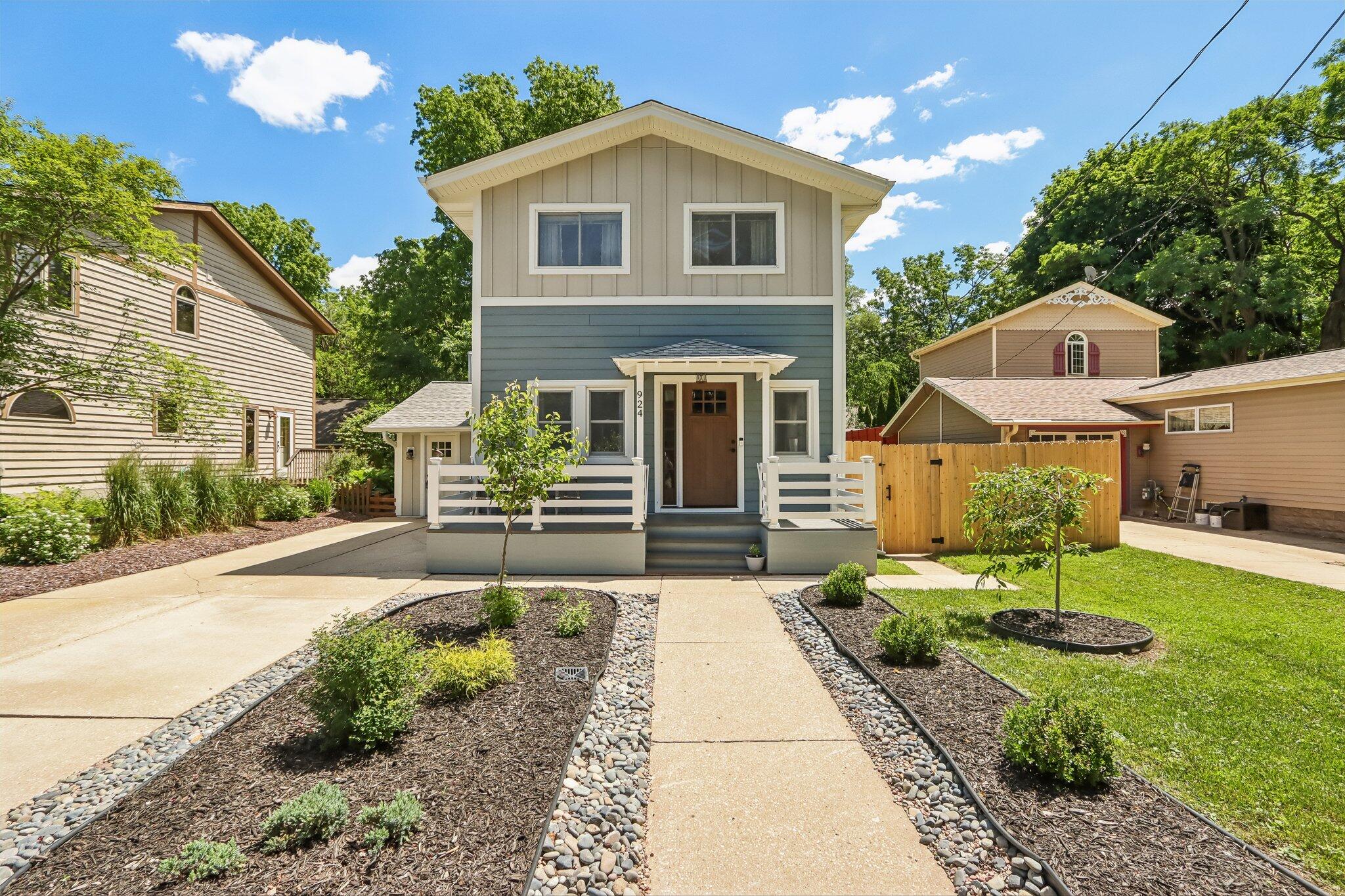 924 Nagawicka Street Delafield, WI 53018 - Photo 1 of 69 1-web-or-mls-Nagawicka St-S1606-001