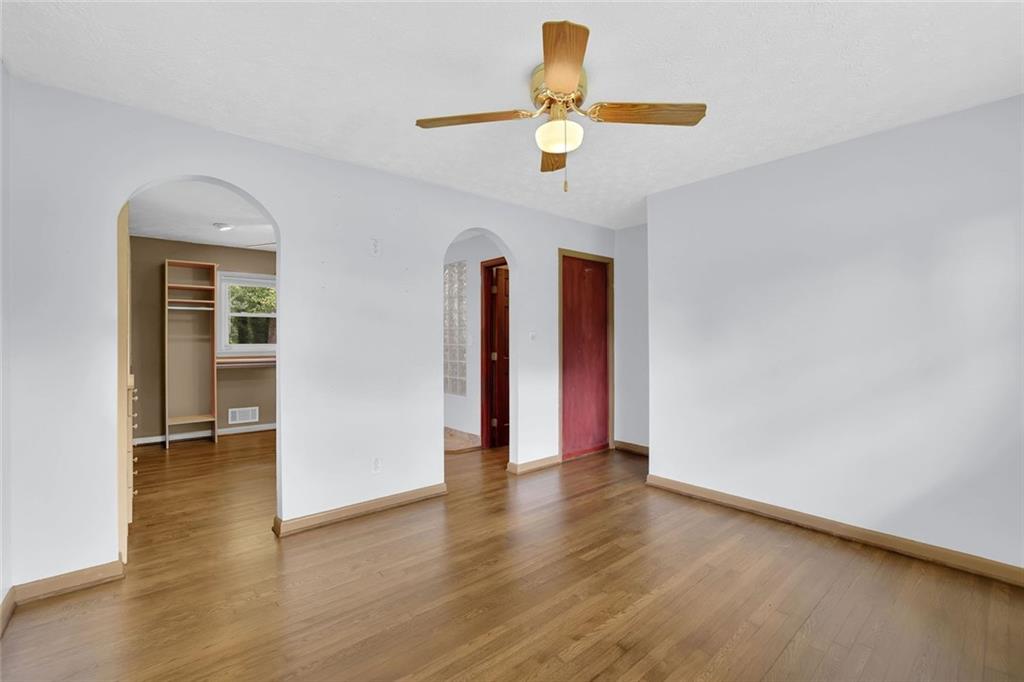 1563 Rockbridge Road Southwest Stone Mountain, GA 30087 - Photo 10 of 34 Gallery Image 10