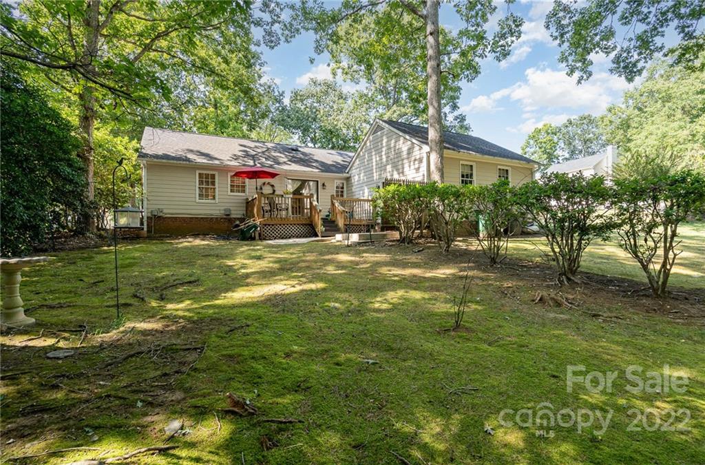 6901 Porterfield Road Charlotte, NC 28226 - Photo 5 of 30 a view of a house with a yard