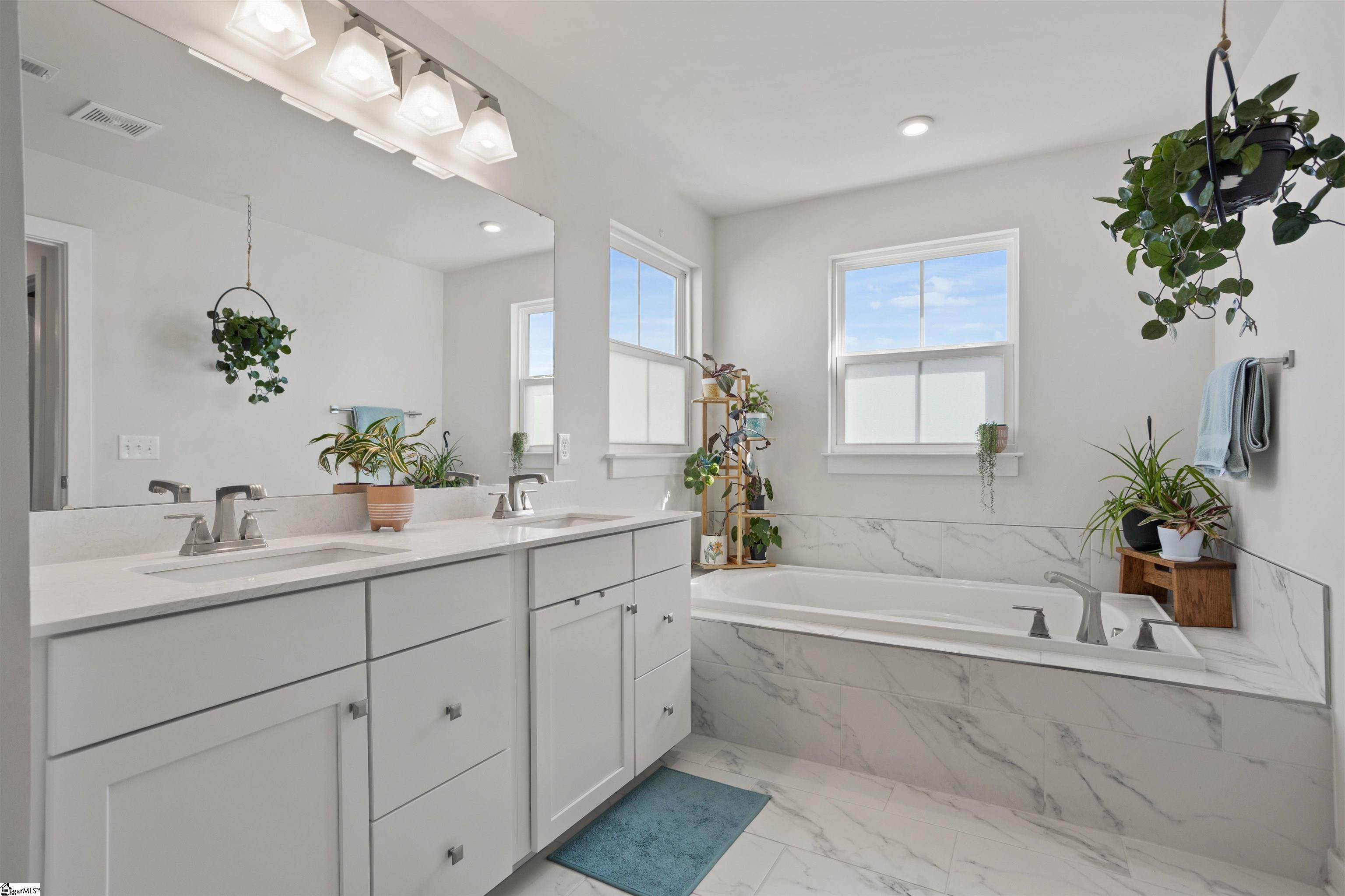 8 Blackfoot Road Greenville, SC 29607 - Photo 2 of 49