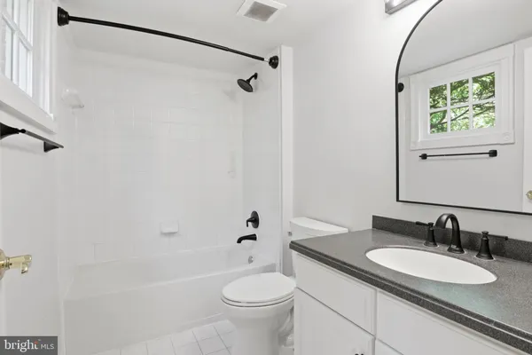 $1,270,000 | 2323 Sawtooth Oak Court, Vienna, VA 22182