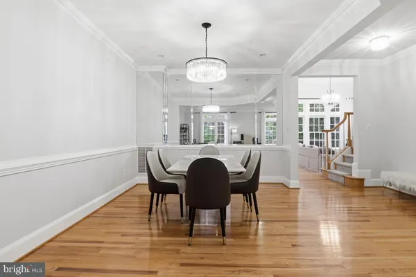 $1,270,000 | 2323 Sawtooth Oak Court, Vienna, VA 22182