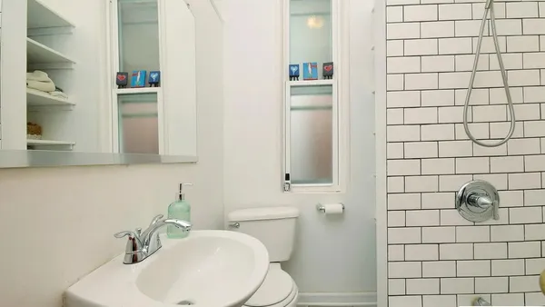 $3,200 | 2524 West Palmer Street, Unit 2, Chicago, IL 60647