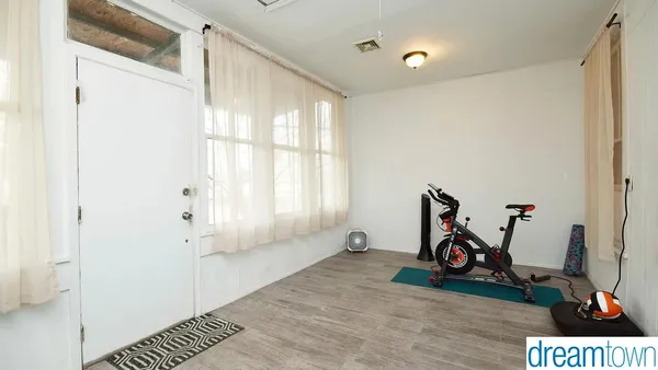 $3,200 | 2524 West Palmer Street, Unit 2, Chicago, IL 60647