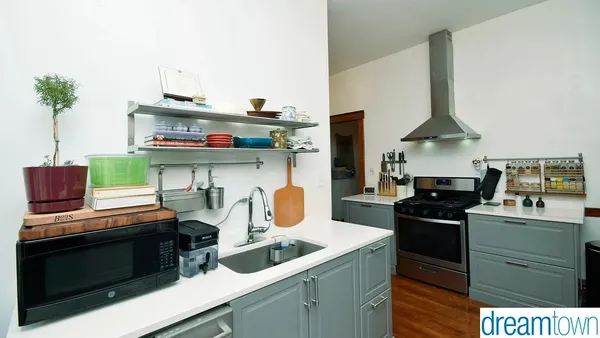 $3,200 | 2524 West Palmer Street, Unit 2, Chicago, IL 60647