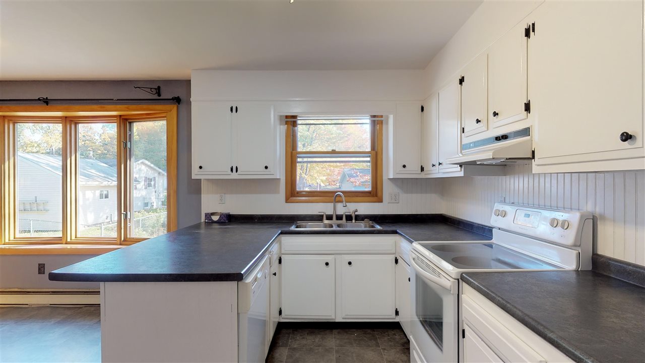 170 Canyon Road Colchester, VT 05446 - Photo 4 of 17 Gallery Image 4