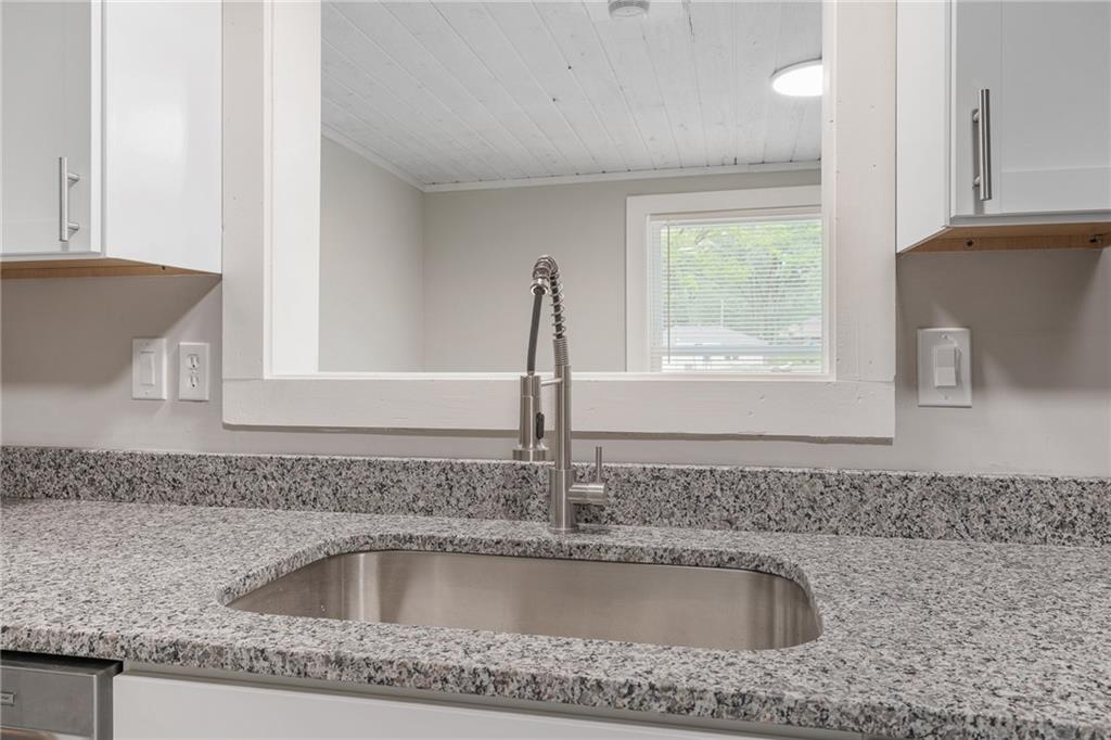 601 East Eisenhower Road Lansing, KS 66043 - Photo 11 of 30