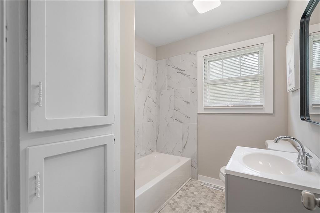 601 East Eisenhower Road Lansing, KS 66043 - Photo 20 of 30