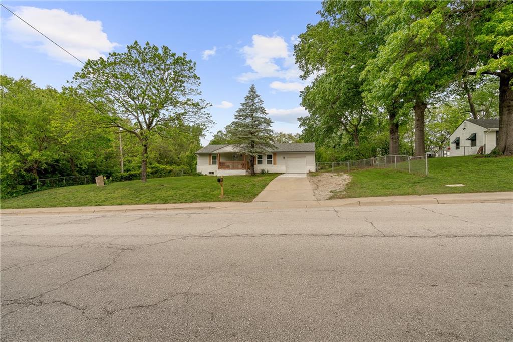 601 East Eisenhower Road Lansing, KS 66043 - Photo 23 of 30