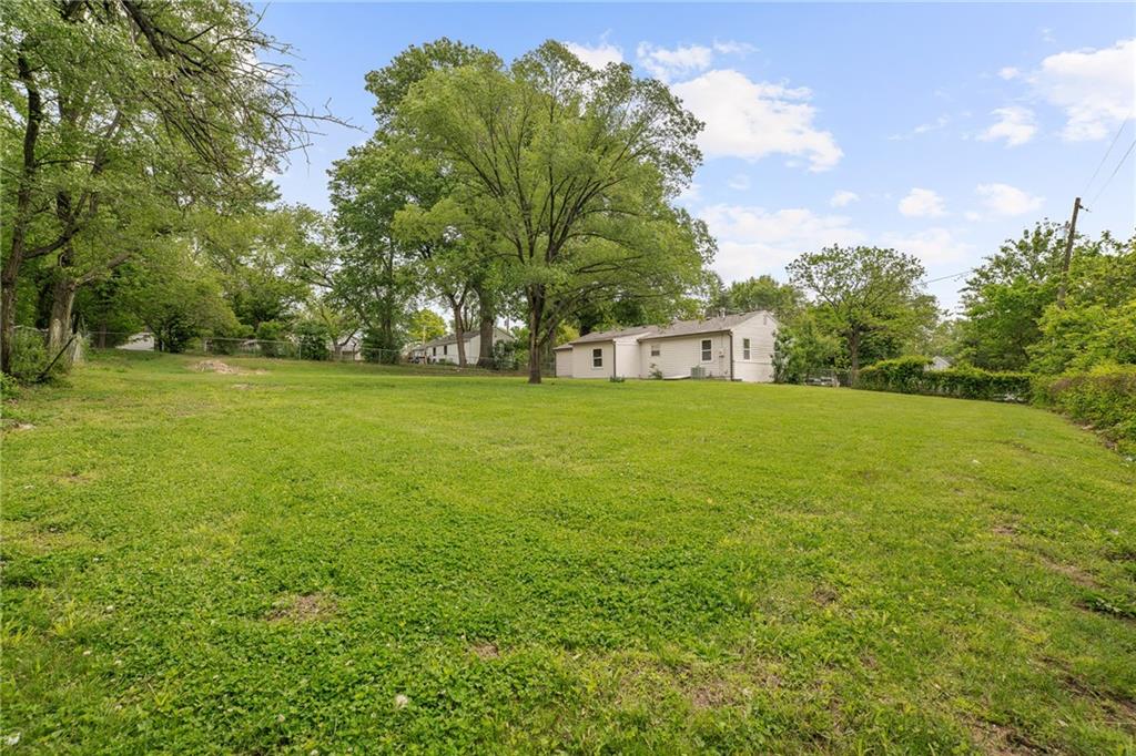 601 East Eisenhower Road Lansing, KS 66043 - Photo 26 of 30