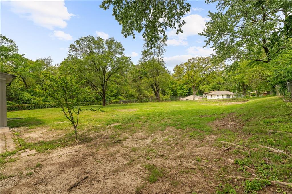 601 East Eisenhower Road Lansing, KS 66043 - Photo 27 of 30