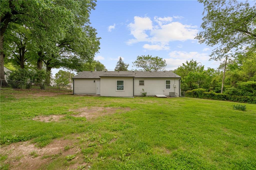 601 East Eisenhower Road Lansing, KS 66043 - Photo 28 of 30