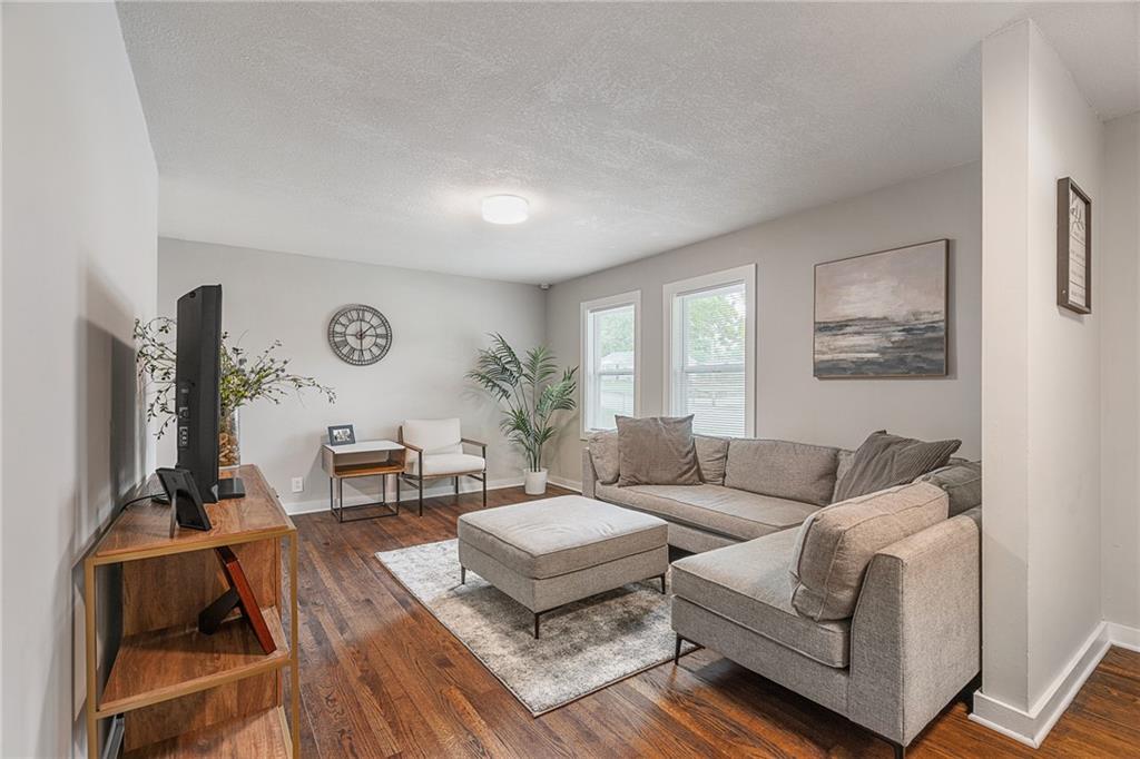 601 East Eisenhower Road Lansing, KS 66043 - Photo 4 of 30