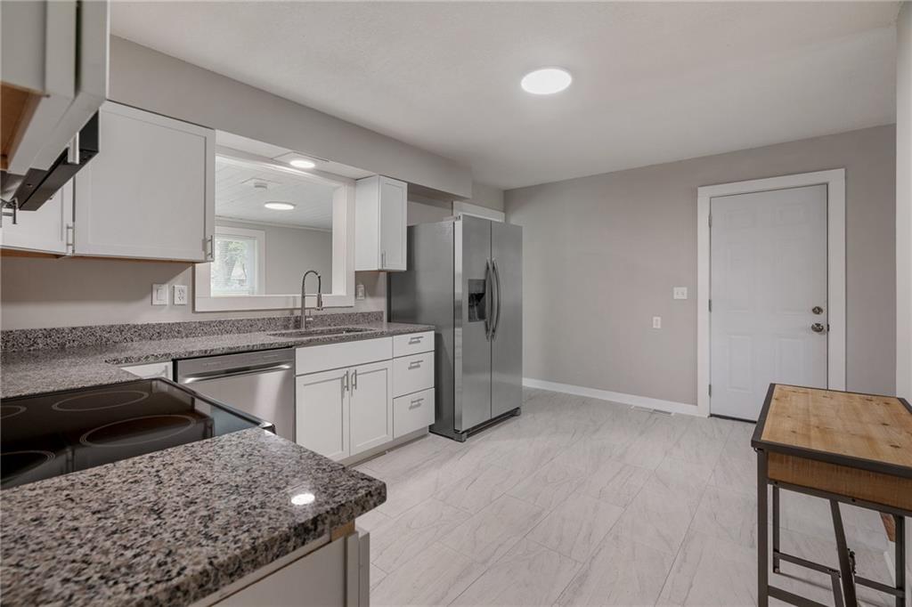 601 East Eisenhower Road Lansing, KS 66043 - Photo 9 of 30