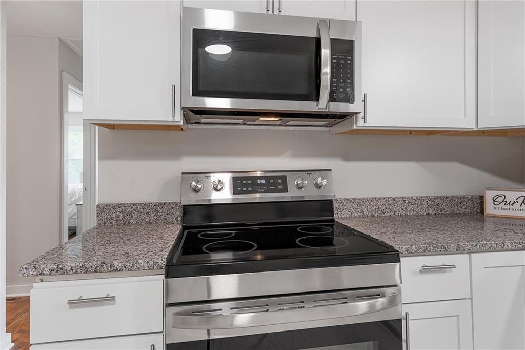 601 East Eisenhower Road Lansing, KS 66043 - Photo 10 of 30