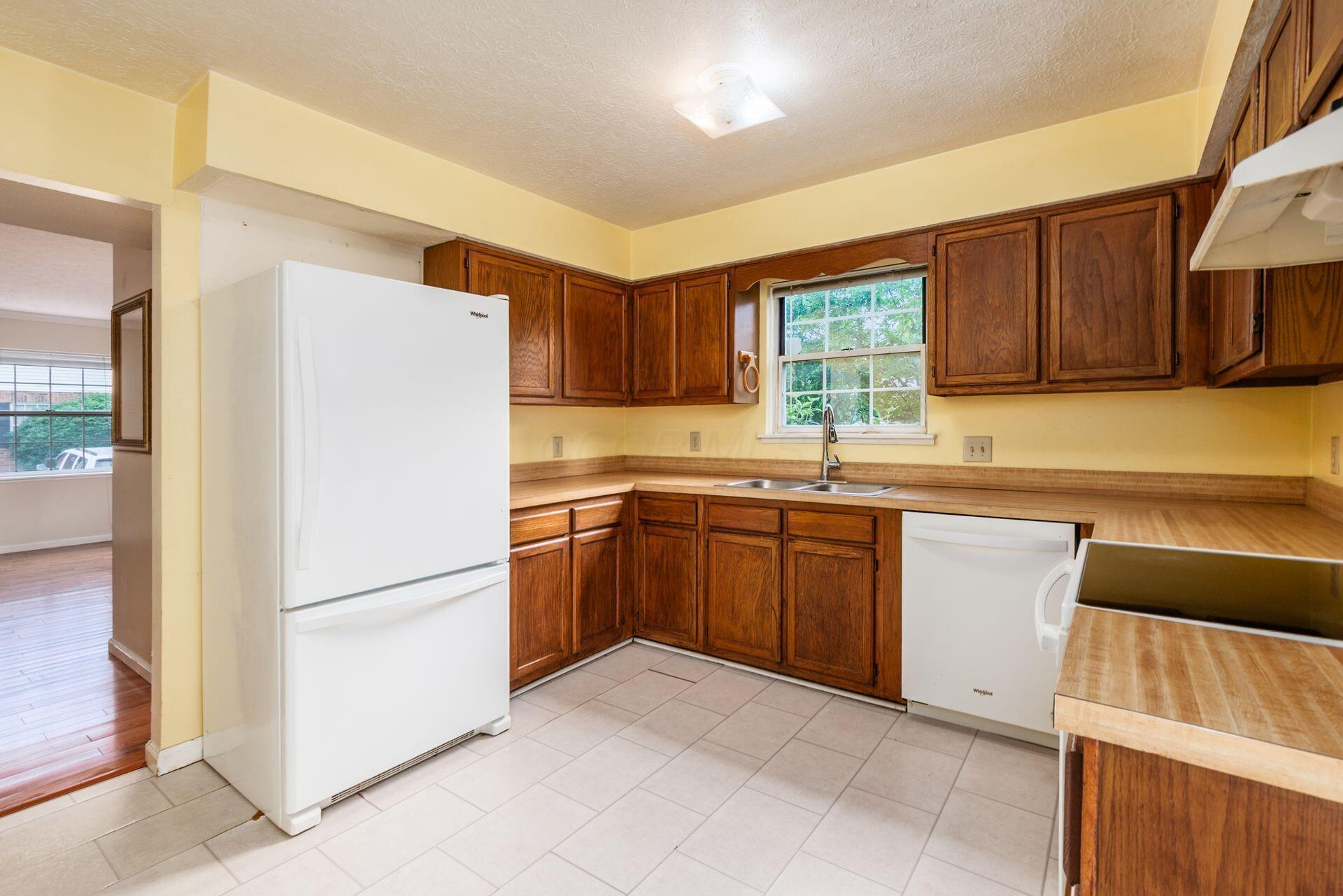 2120 Sprucefield Road Columbus, OH 43229 - Photo 13 of 27 014_ 2120 Sprucefield Rd-1027