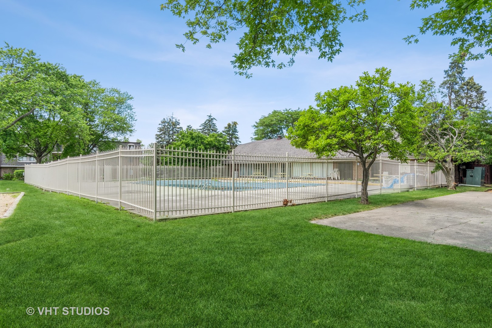 218 East Bailey Road, Unit L Naperville, IL 60565 - Photo 8 of 10