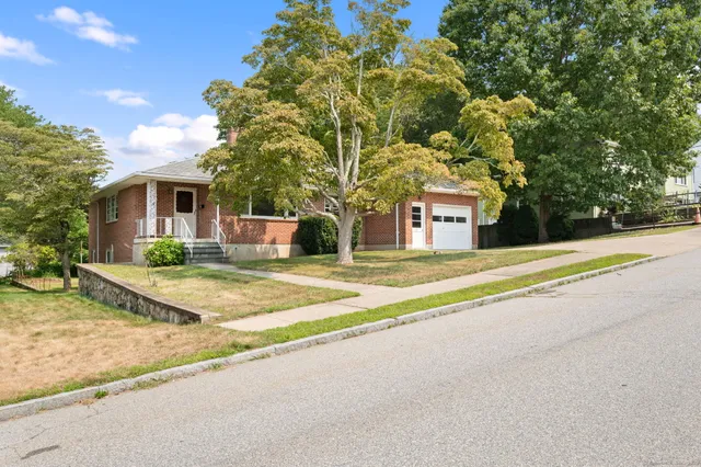 $399,000 | 57 Farmington Avenue, New London, CT 06320