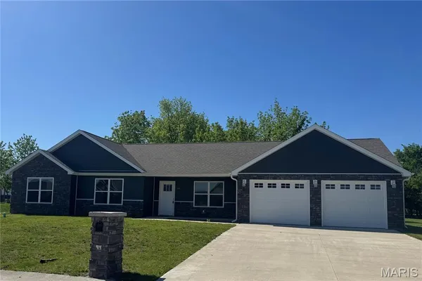 $347,000 | 317 Braeburn Drive, Hannibal, MO 63401