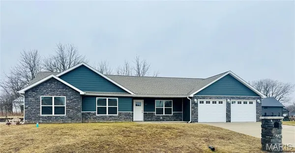 $347,000 | 317 Braeburn Drive, Hannibal, MO 63401