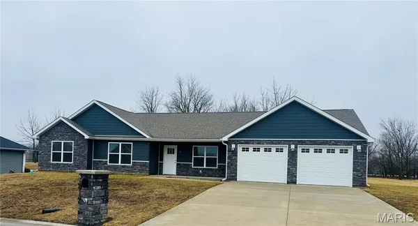 $347,000 | 317 Braeburn Drive, Hannibal, MO 63401