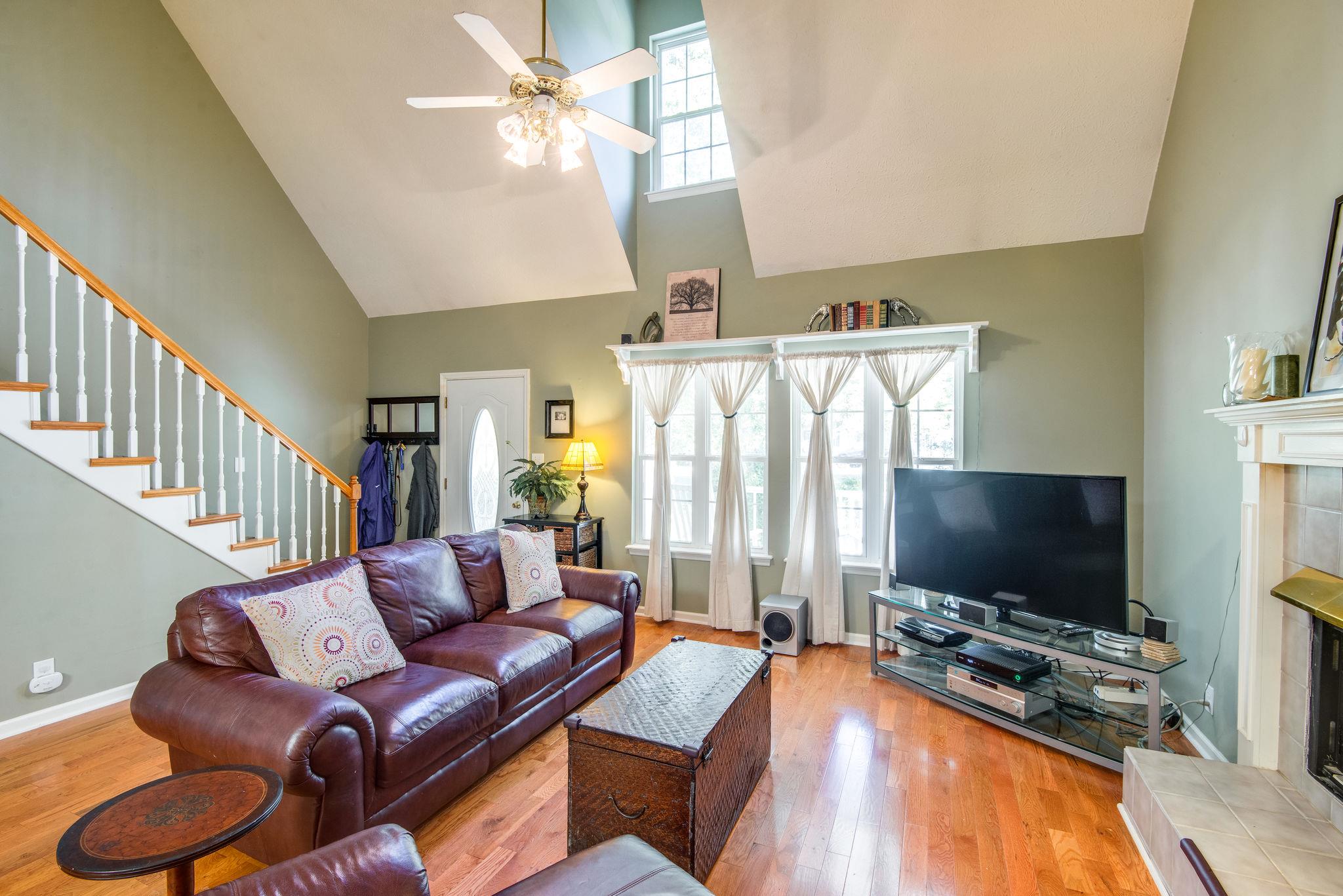 997 Timber Ridge Court Kingston Springs, TN 37082 - Photo 7 of 26 Lots of natural sunlight