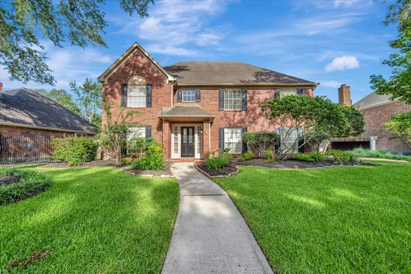 $589,900 | 15110 Greenleaf Lane, Houston, TX 77062