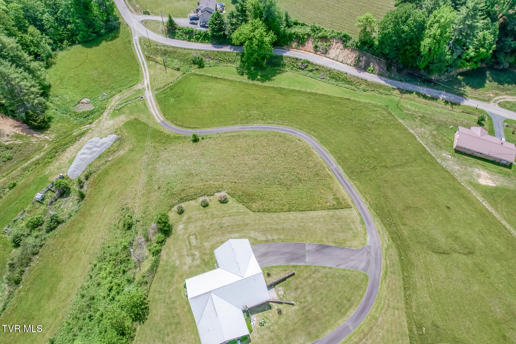 1044 Waters Road Laurel Bloomery, TN 37680 - Photo 8 of 72 1044 Waters Rd-8