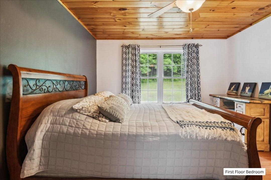 201 Mockingbird Way Franklin, VT 05457 - Photo 19 of 60