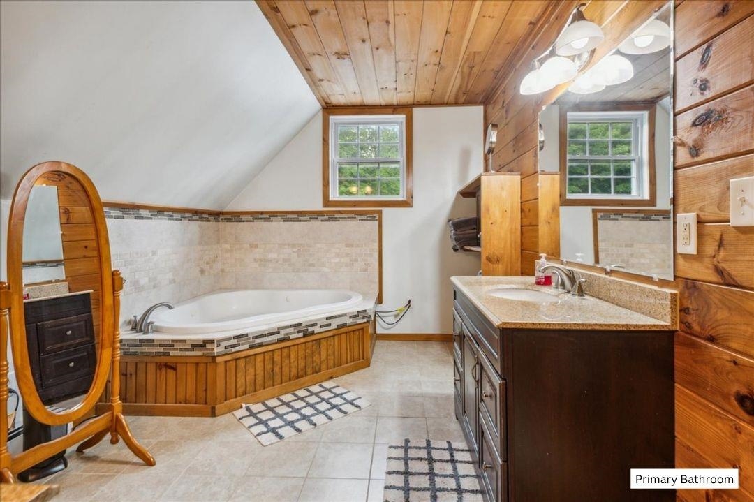 201 Mockingbird Way Franklin, VT 05457 - Photo 29 of 60