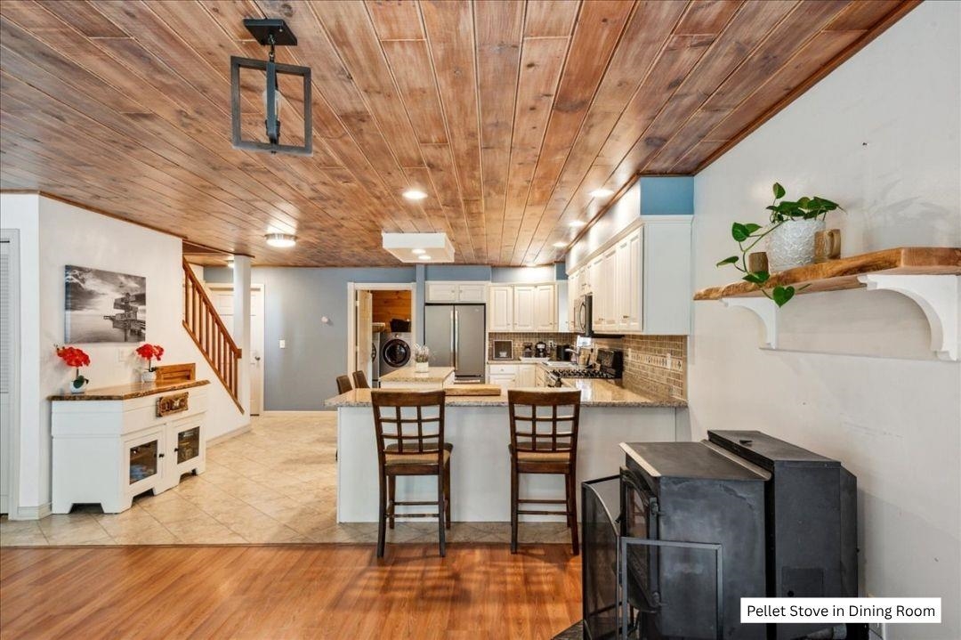 201 Mockingbird Way Franklin, VT 05457 - Photo 9 of 60