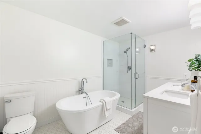 $760,000 | 13761 30th Avenue Northeast, Seattle, WA 98125