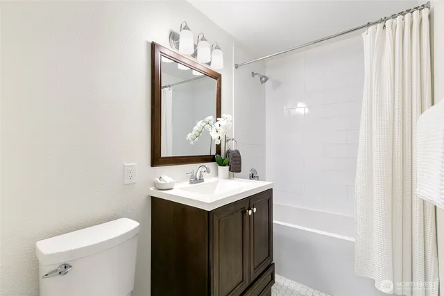 $760,000 | 13761 30th Avenue Northeast, Seattle, WA 98125