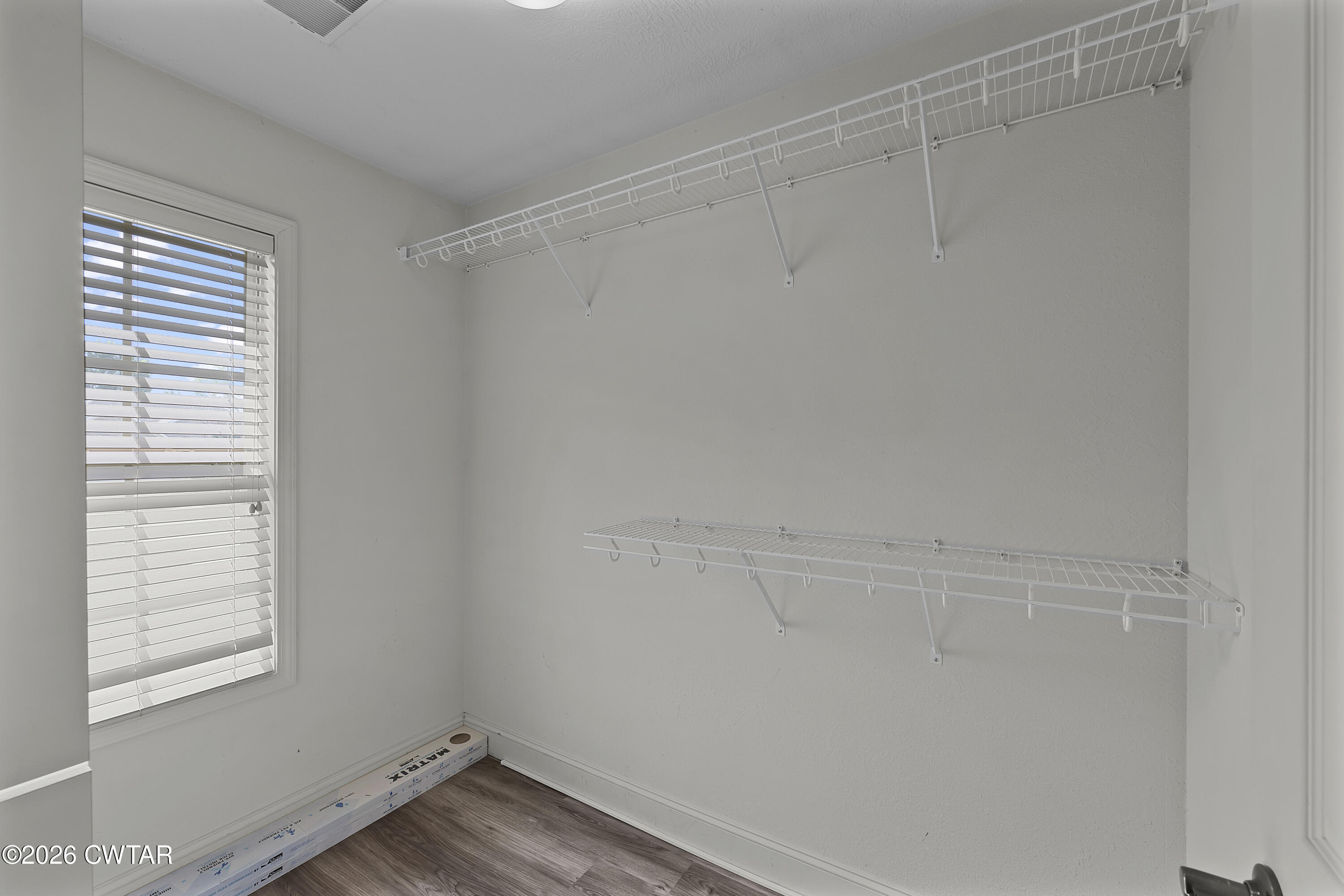 52 Edgewater Cove Jackson, TN 38305 - Photo 24 of 33 Primary Closet