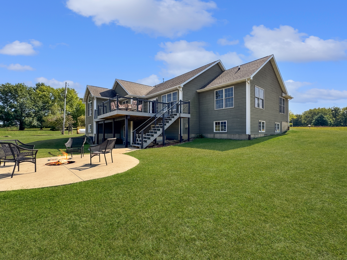 1063 Deer Valley Drive Varna, IL 61375 - Photo 48 of 87 a view of a house with backyard porch and garden
