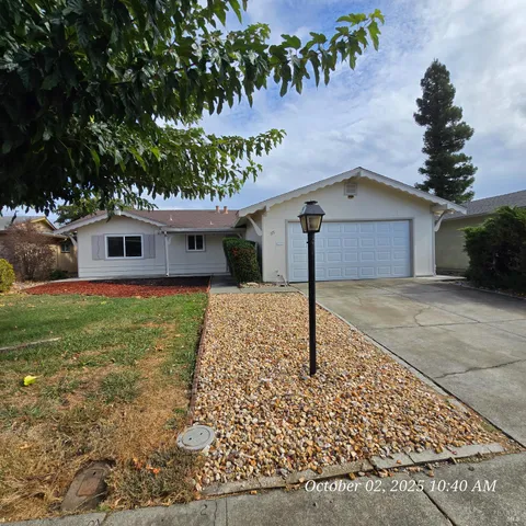 $2,400 | 115 Isle Royale Circle, Vacaville, CA 95687