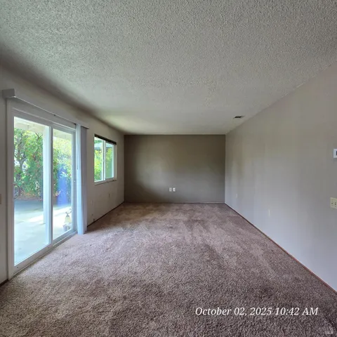 $2,400 | 115 Isle Royale Circle, Vacaville, CA 95687