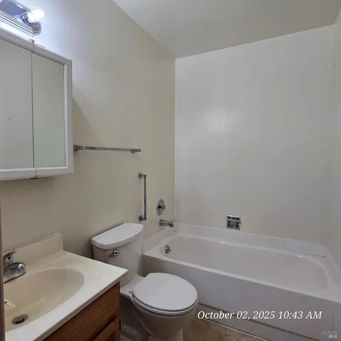 $2,400 | 115 Isle Royale Circle, Vacaville, CA 95687