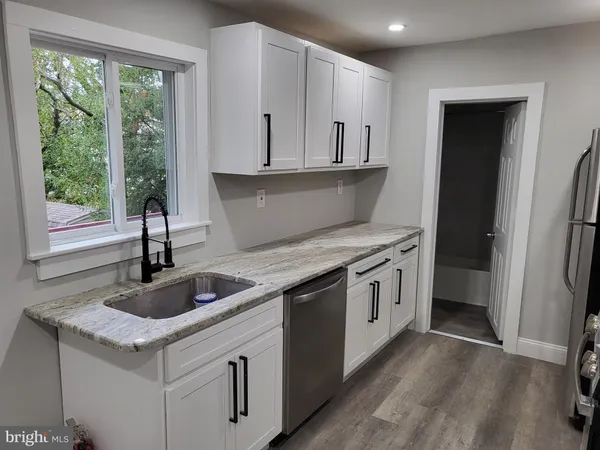 $1,850 | 212 Warren Street, Unit 3, Beverly, NJ 08010
