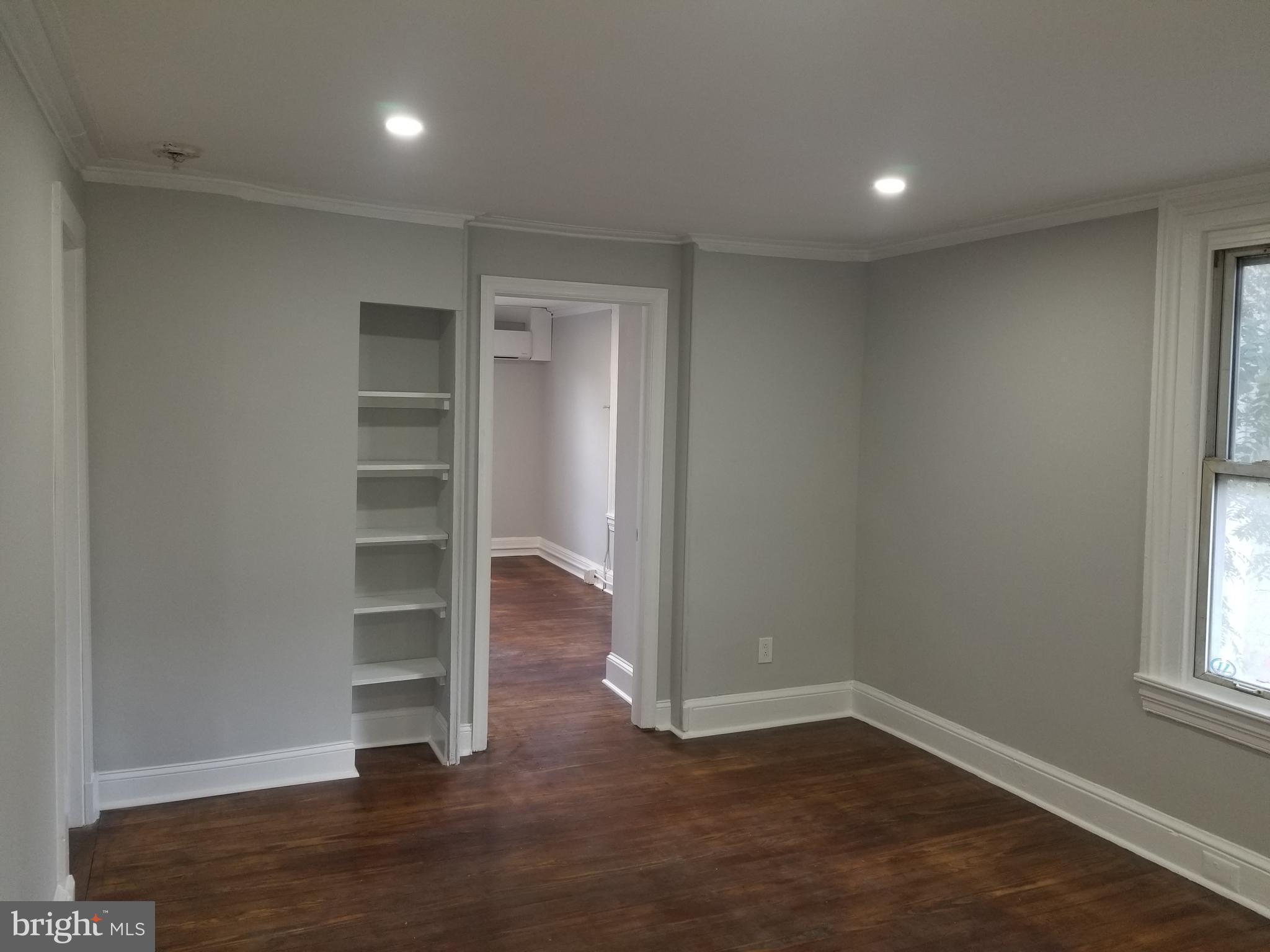 212 Warren Street, Unit 3 Beverly, NJ 08010 - Photo 14 of 18 Living Room