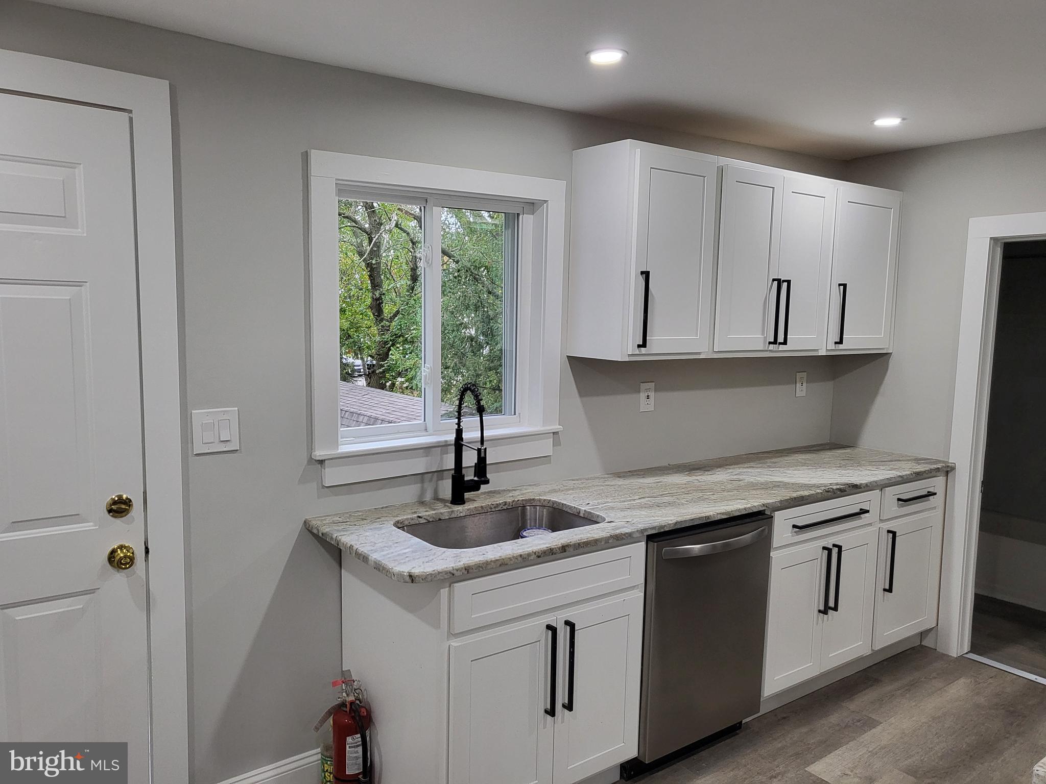 212 Warren Street, Unit 3 Beverly, NJ 08010 - Photo 15 of 18