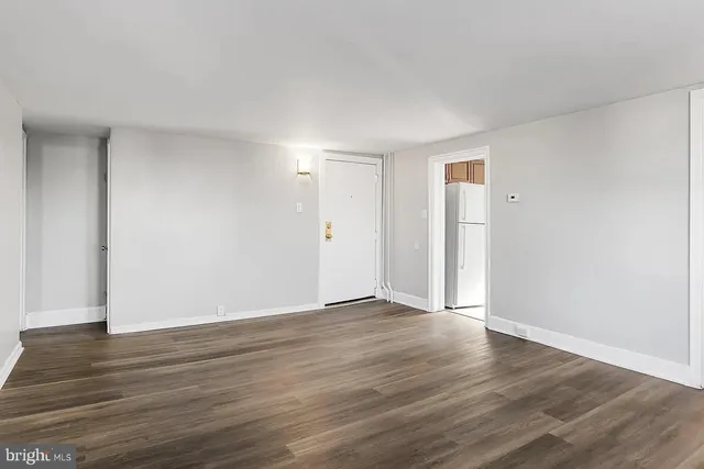 $1,850 | 212 Warren Street, Unit 3, Beverly, NJ 08010