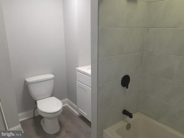 $1,850 | 212 Warren Street, Unit 3, Beverly, NJ 08010