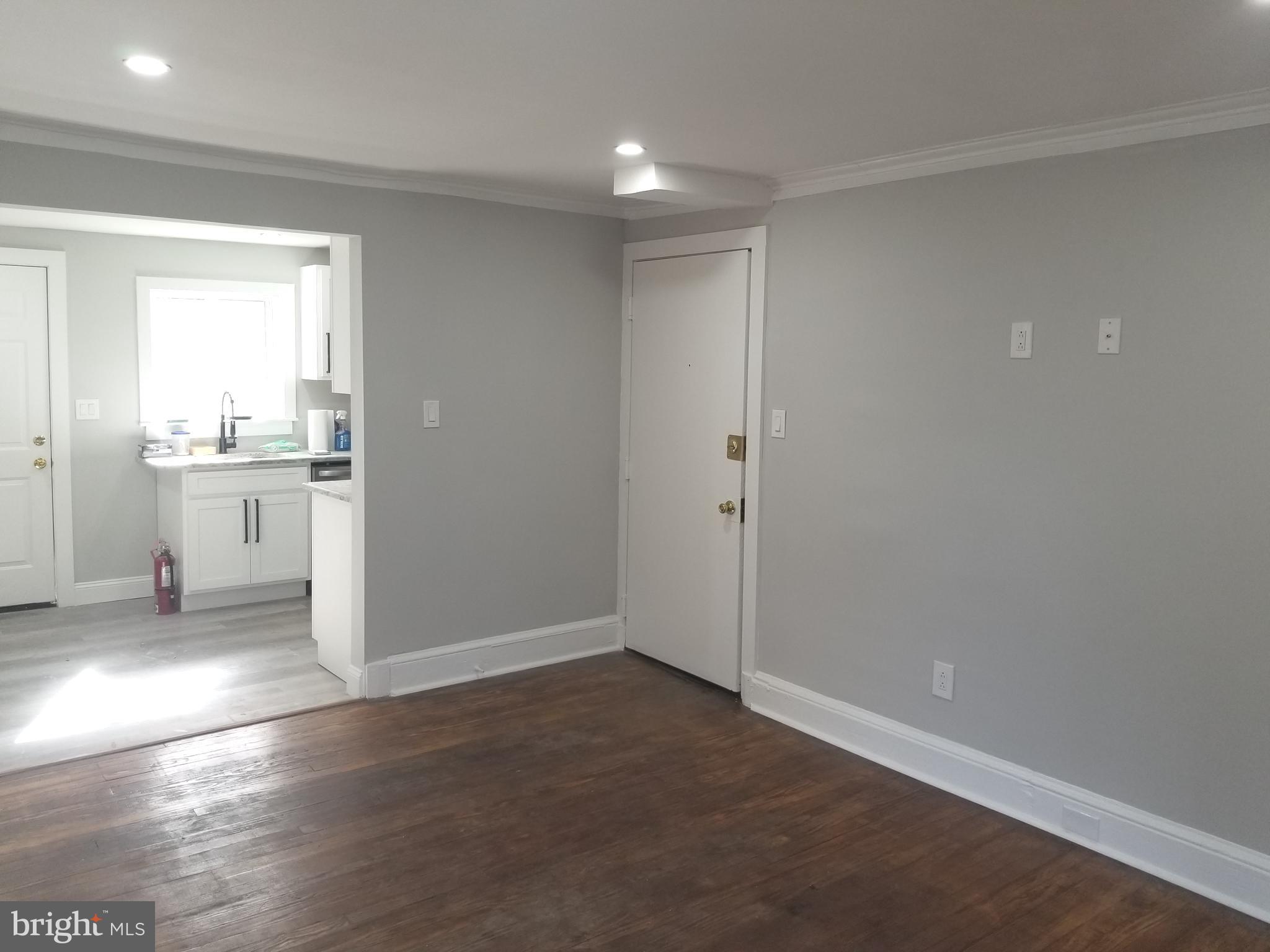 212 Warren Street, Unit 3 Beverly, NJ 08010 - Photo 9 of 18 Hardwood Floors