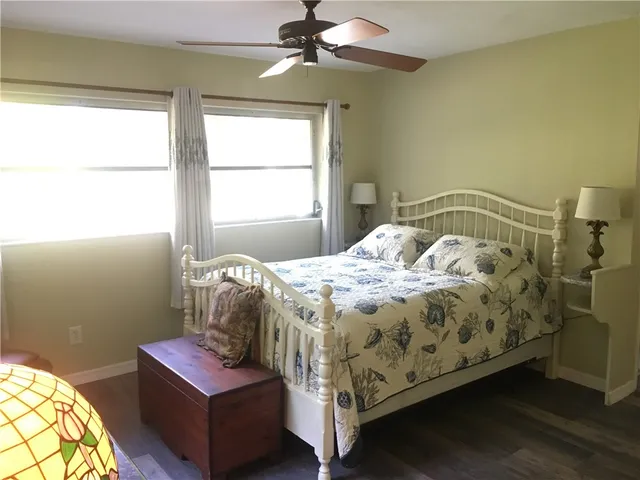 a view of a livingroom with furniture