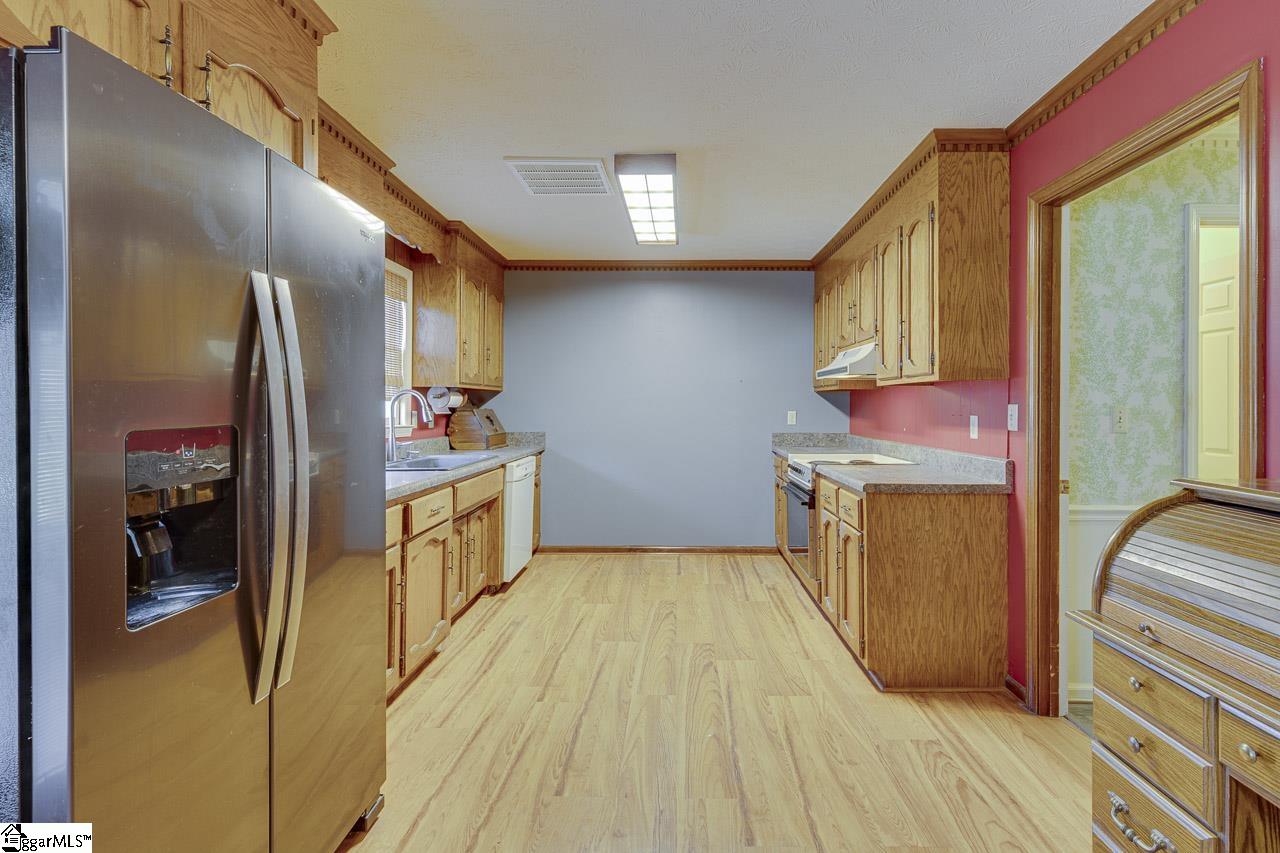 320 Griffin Road Greenville, SC 29607 - Photo 11 of 45